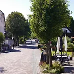 Free Willi Mit Wintergarten Und Grosser Eingezaeunter Terrasse Hébergement de vacances Willingen (Upland)