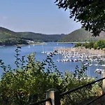 Free Willi Mit Wintergarten Und Grosser Eingezaeunter Terrasse Hébergement de vacances Willingen (Upland)