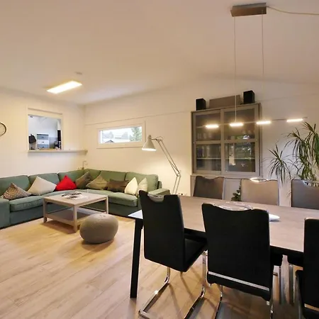 Dom wakacyjny Free Willi Mit Wintergarten Und Grosser Eingezaeunter Terrasse *